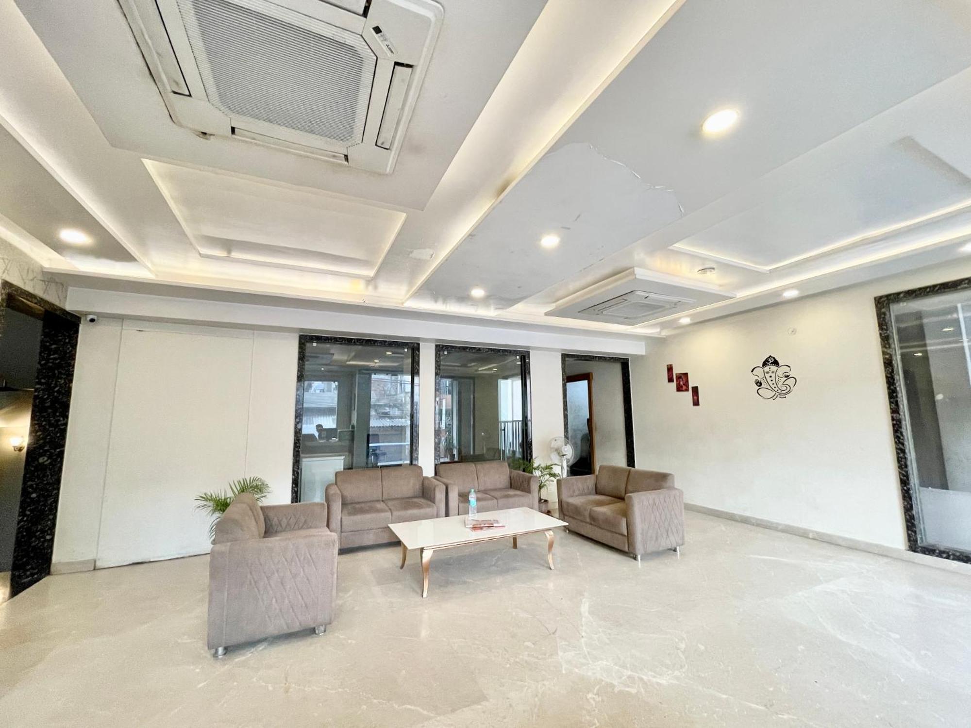 Hotel Rudraksh ! Varanasi !Fully-Air-Conditioned Hotel At Prime Location With Parking Availability, Near Kashi Vishwanath Temple, And Ganga Ghat 2 외부 사진