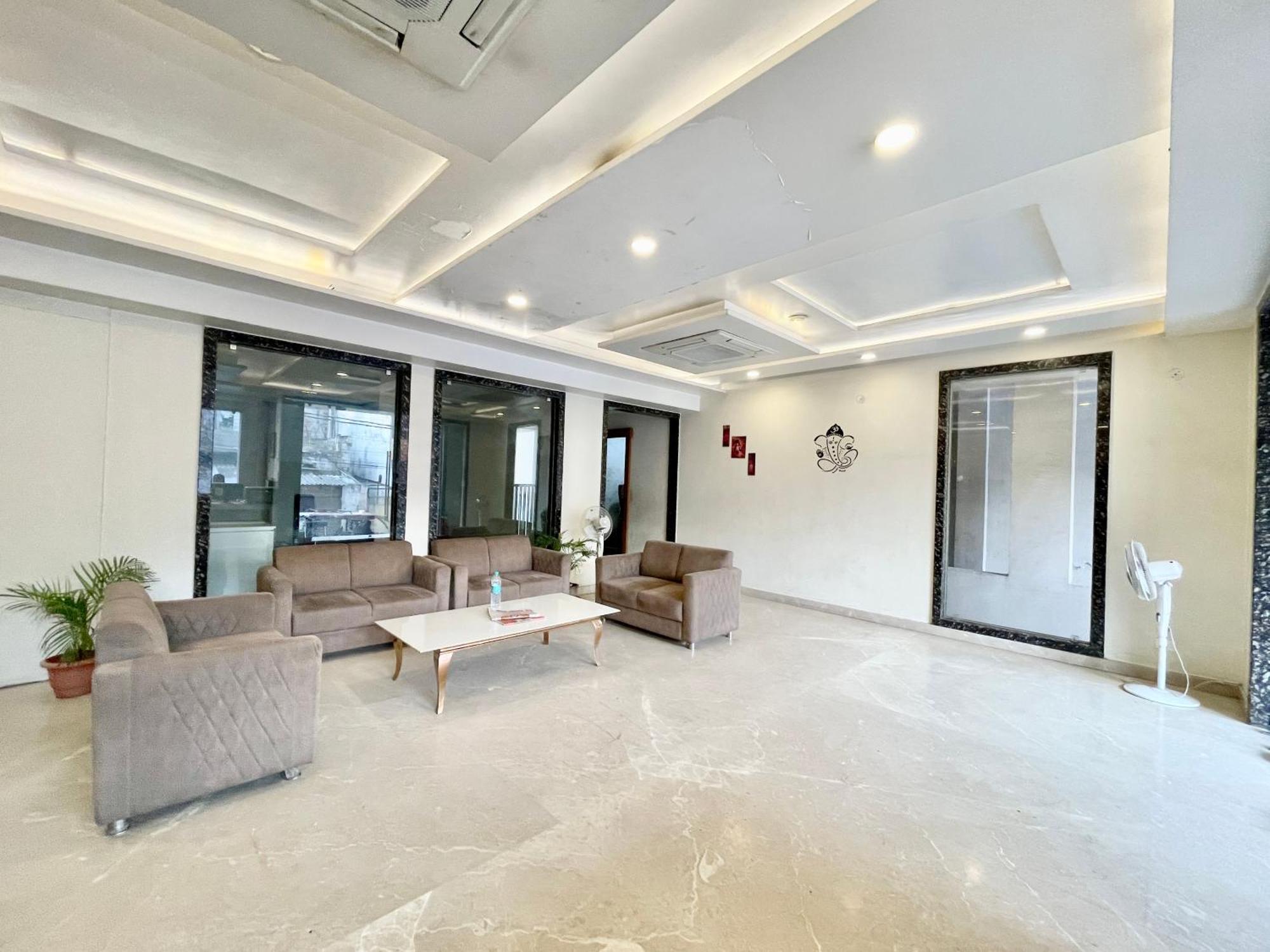 Hotel Rudraksh ! Varanasi !Fully-Air-Conditioned Hotel At Prime Location With Parking Availability, Near Kashi Vishwanath Temple, And Ganga Ghat 2 외부 사진