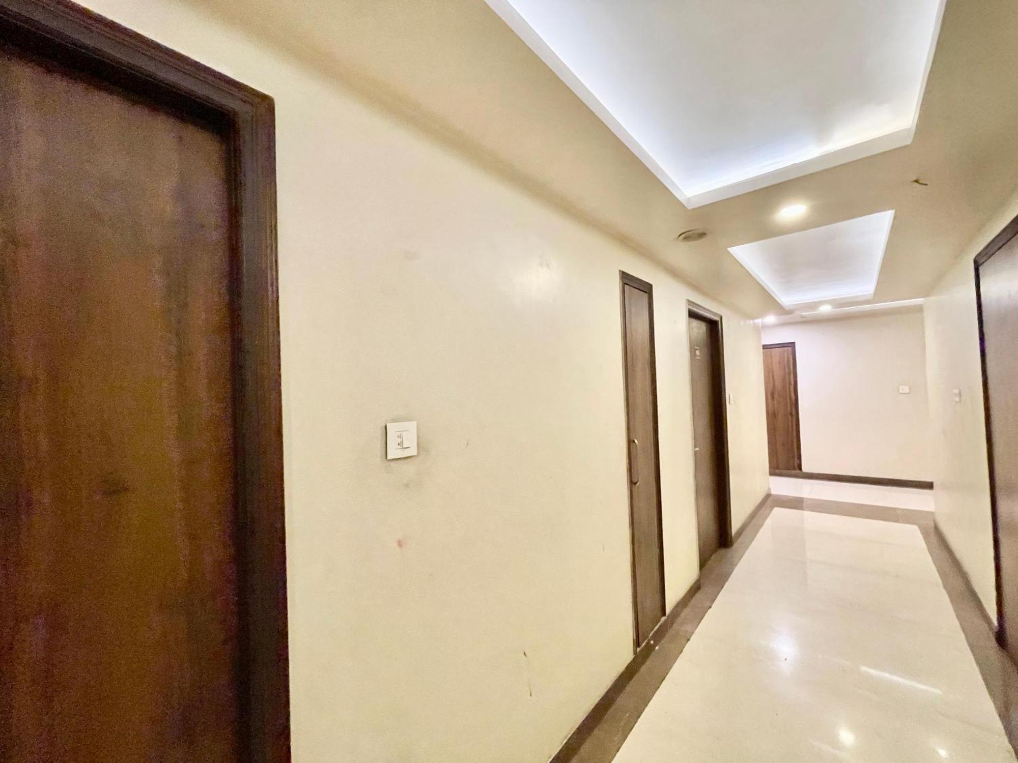 Hotel Rudraksh ! Varanasi !Fully-Air-Conditioned Hotel At Prime Location With Parking Availability, Near Kashi Vishwanath Temple, And Ganga Ghat 2 외부 사진