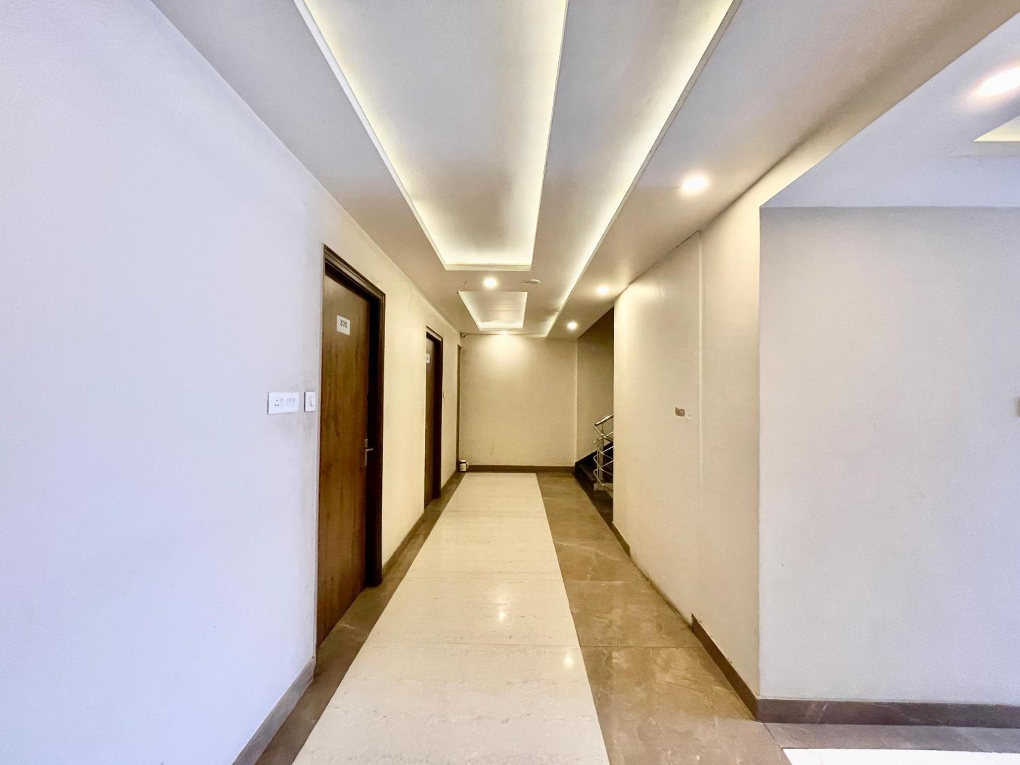 Hotel Rudraksh ! Varanasi !Fully-Air-Conditioned Hotel At Prime Location With Parking Availability, Near Kashi Vishwanath Temple, And Ganga Ghat 2 외부 사진