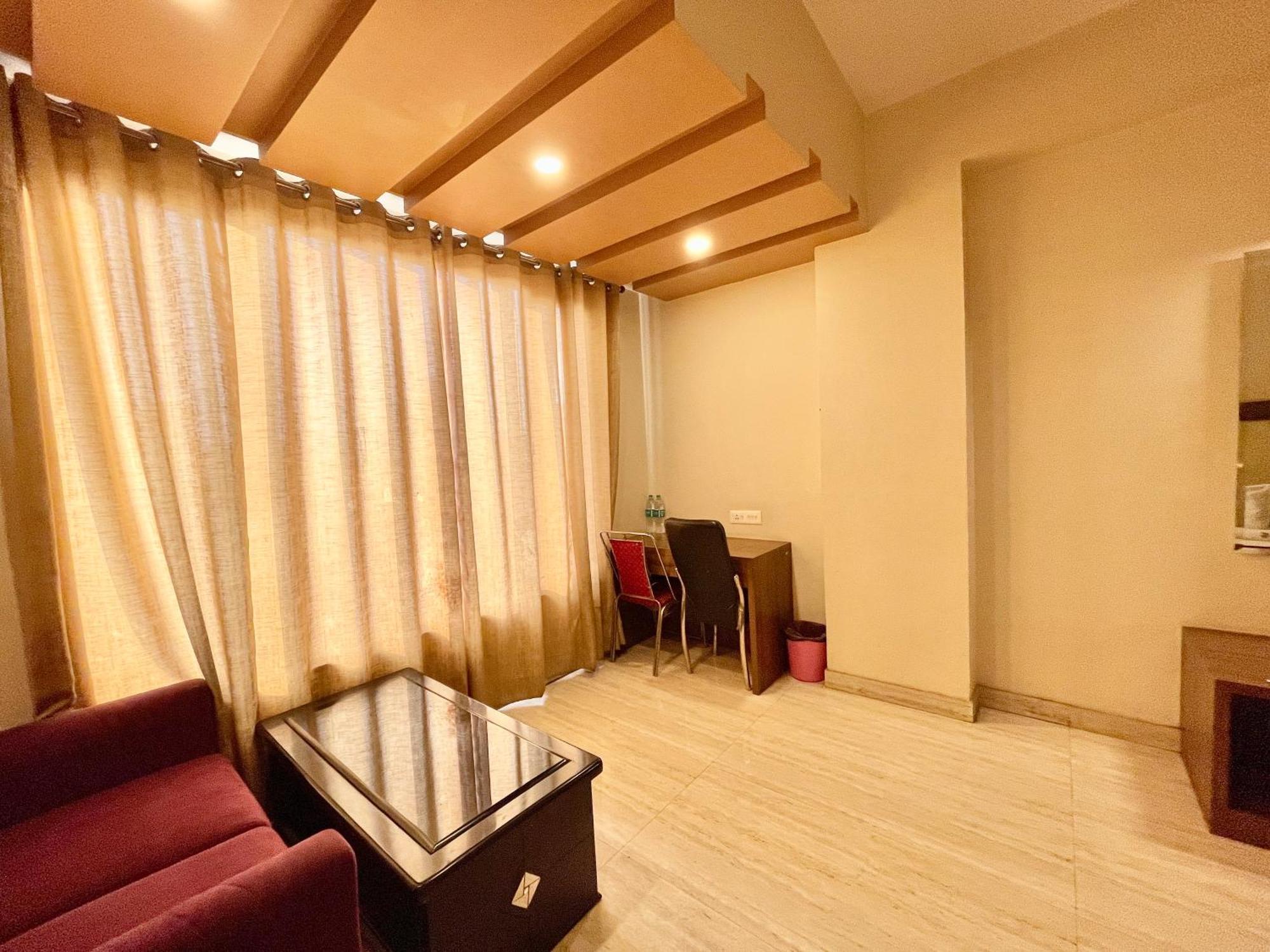 Hotel Rudraksh ! Varanasi !Fully-Air-Conditioned Hotel At Prime Location With Parking Availability, Near Kashi Vishwanath Temple, And Ganga Ghat 2 외부 사진