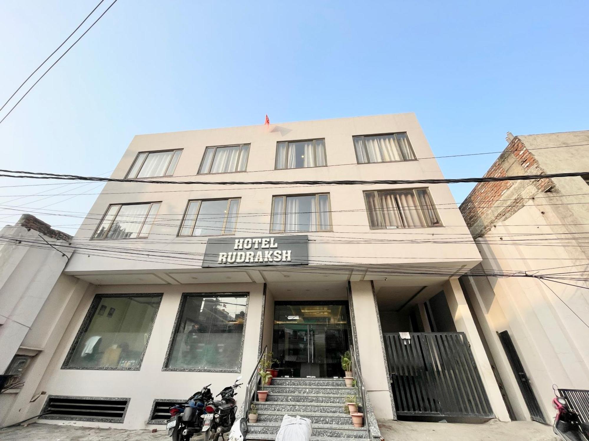 Hotel Rudraksh ! Varanasi !Fully-Air-Conditioned Hotel At Prime Location With Parking Availability, Near Kashi Vishwanath Temple, And Ganga Ghat 2 외부 사진