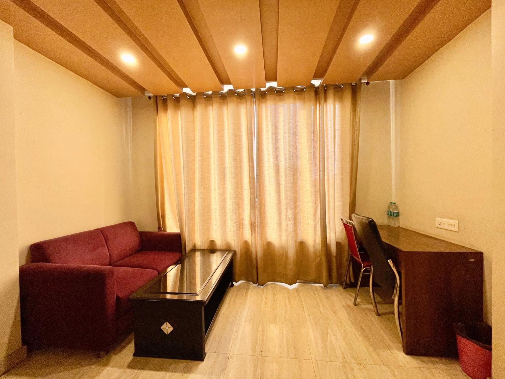 Hotel Rudraksh ! Varanasi !Fully-Air-Conditioned Hotel At Prime Location With Parking Availability, Near Kashi Vishwanath Temple, And Ganga Ghat 2 외부 사진