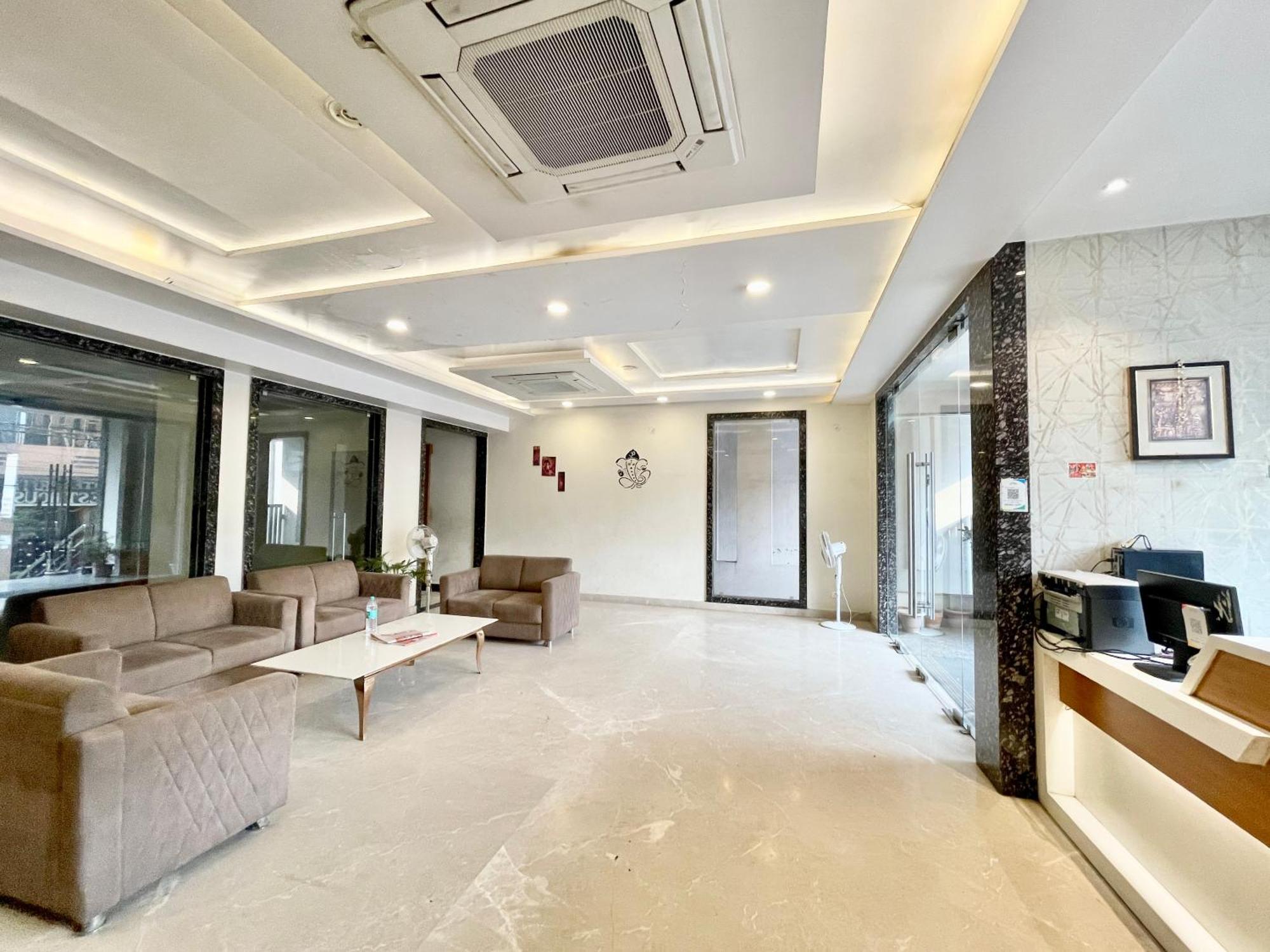 Hotel Rudraksh ! Varanasi !Fully-Air-Conditioned Hotel At Prime Location With Parking Availability, Near Kashi Vishwanath Temple, And Ganga Ghat 2 외부 사진